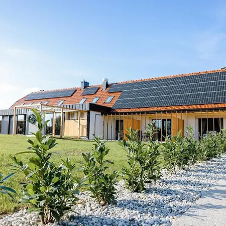 Village Majer Bed & Breakfast *