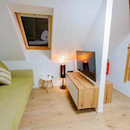 Kolpa Resort Village Majer - Apartments And Glamping Отель типа 