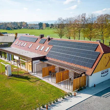 Alojamento de Acomodação e Pequeno-almoço Kolpa Village Majer - And Glamping 3*