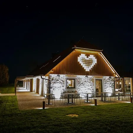 Bed and breakfast Resort Village Majer - Pocitniske Hiske, Apartmaji, Suite