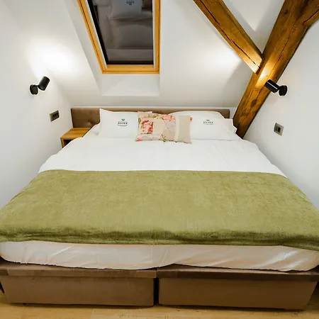 Resort Village Majer - Pocitniske Hiske, Apartmaji, Suite فندق مبيت وإفطار