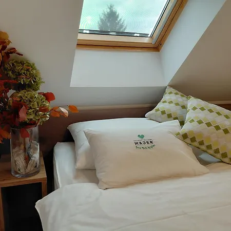 Alojamento de Acomodação e Pequeno-almoço Kolpa Village Majer - And Glamping 3*