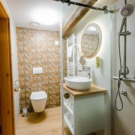 Alojamento de Acomodação e Pequeno-almoço Kolpa Village Majer - And Glamping 3*