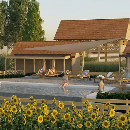 לינה וארוחת בוקר Village Majer - Apartments, Glamping - Slovenia Gradac