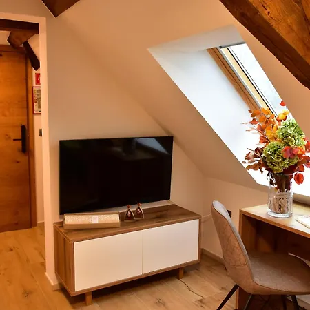 Alojamento de Acomodação e Pequeno-almoço Kolpa Village Majer - And Glamping Gradac