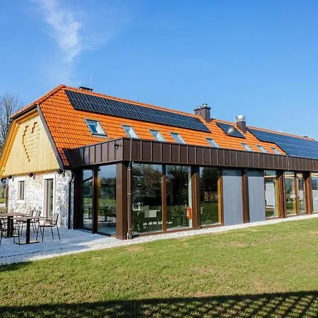 Resort Village Majer - Pocitniske Hiske, Apartmaji, Suite 4*