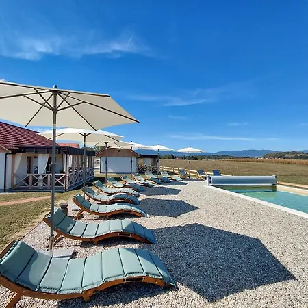 Resort Village Majer - Pocitniske Hiske, Apartmaji, Suite فندق مبيت وإفطار 4*