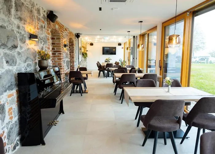 לינה וארוחת בוקר Village Majer - Apartments, Glamping - Slovenia