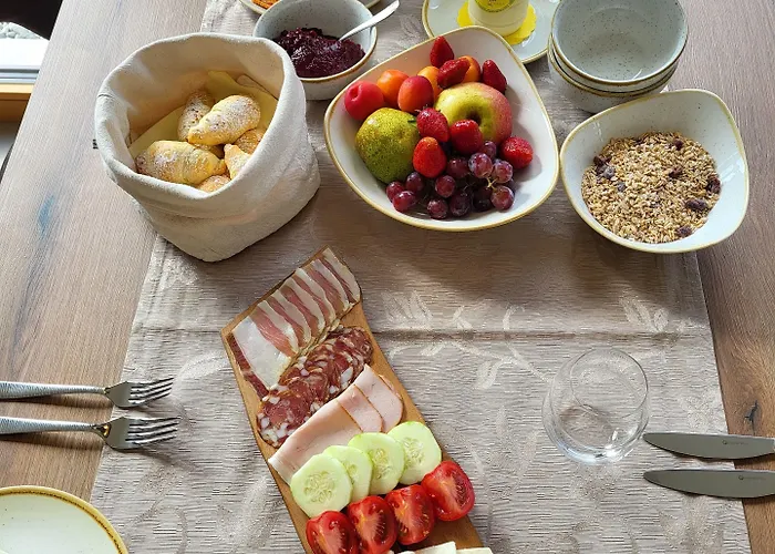 לינה וארוחת בוקר Village Majer - Apartments, Glamping - Slovenia 3*