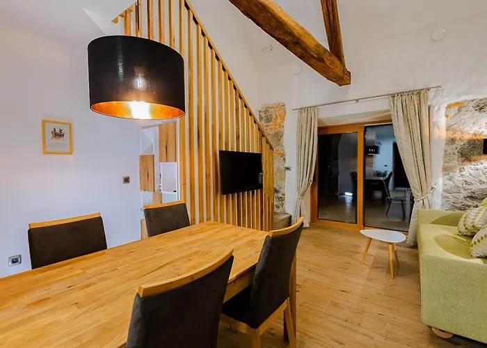 לינה וארוחת בוקר Village Majer - Apartments, Glamping - Slovenia